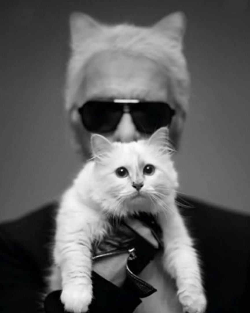 Karl Lagerfeld mit Katzenohren und seiner Katze